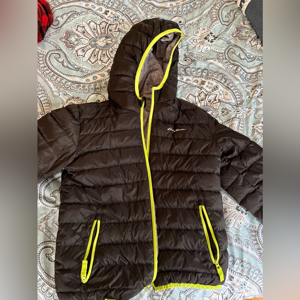 Eddie Bauer Boys Reservable winter jacket. Size medium (8/10)